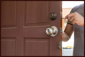 Waterbury Locksmith And Key Waterbury, CT 203-651-6684 Waterbury Locksmith And Key Waterbury, CT 203-651-6684 - zip-01